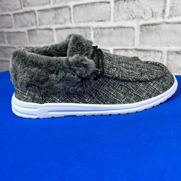 NWT🤩 Hey Dude Style Women's Slip On Loafers Sizes 7, 8, 8.5 - Picture 4 of 8